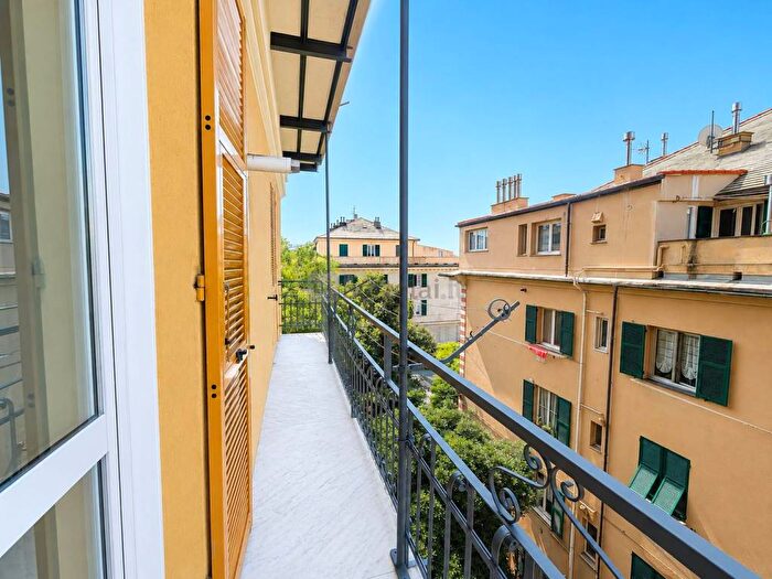 Appartamento con 6 locali in affitto in Corso Firenze, Castelletto, Genova