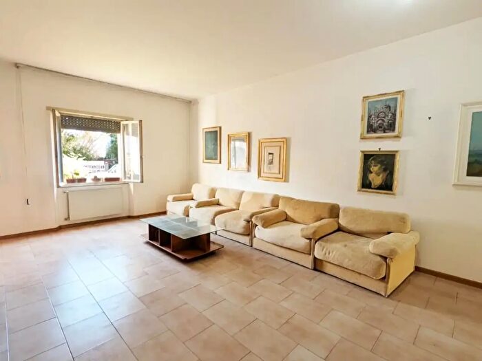 Casa con 5 locali in vendita in Via Martiri di Belfiore, Oristano