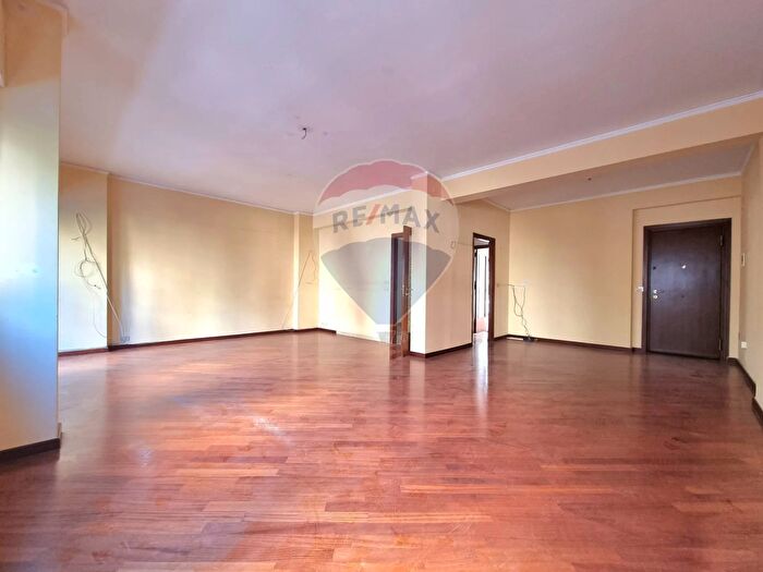 Appartamento con 7 locali in vendita in Largo Val di Mazara, Palermo