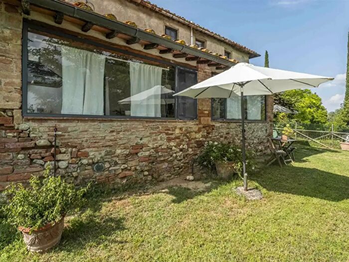 Appartamento con 11 locali in vendita in Certaldo