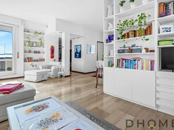 Appartamento trilocale in vendita in Via XXV Aprile, Desio