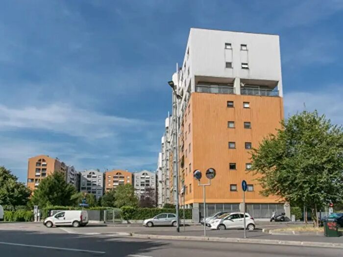 Appartamento quadrilocale in affitto in Via Cascina Bianca, Milano