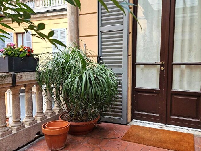 Appartamento trilocale in affitto in Piazza Castello, Cadorna Castello, Milano