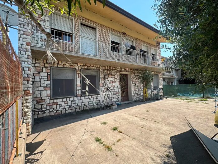 Casa con 5 locali in vendita in Via Granze Snc, Borgo Veneto