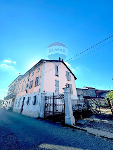 Casa con 5 locali in vendita in Via Vignone, Cerano