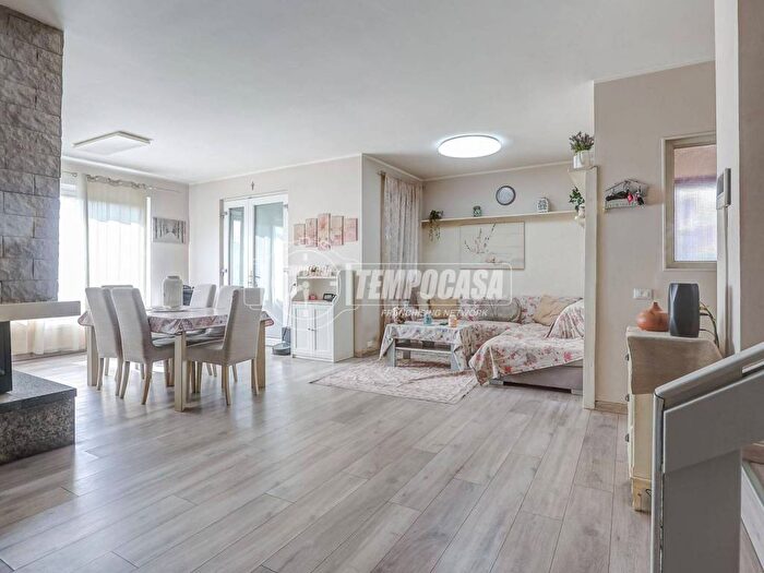 Casa con 5 locali in vendita in Via Cascina Ferrari, Centro, Luino