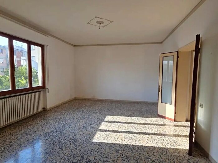 Appartamento con 5 locali in vendita in Andei, Lucca