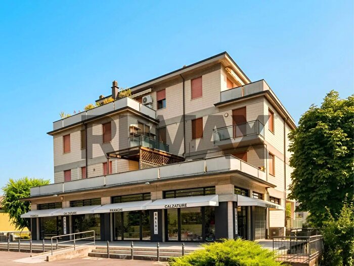 Appartamento con 5 locali in vendita in Via Rovani, Reggio nell'Emilia