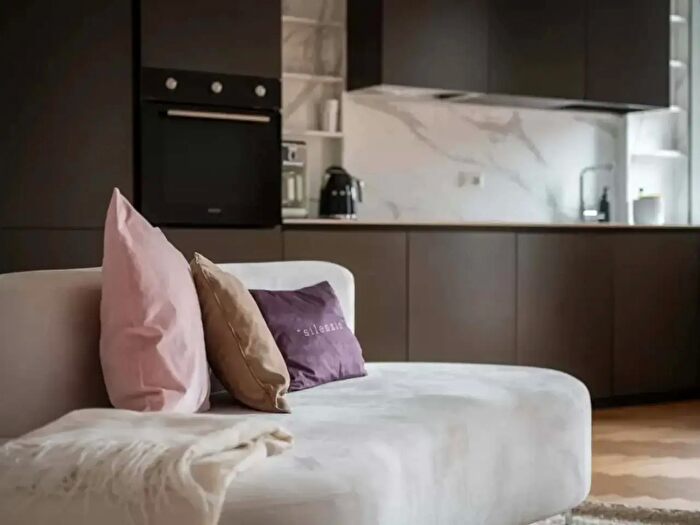 Appartamento monolocale in affitto in Via Novara, Milano