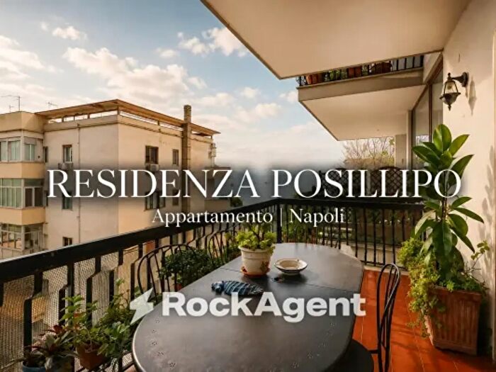 Appartamento con 5 locali in vendita in Via Tito Livio, Napoli