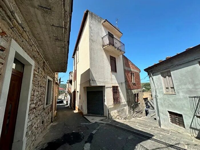 Casa con 5 locali in vendita in Via San Francesco, Basico