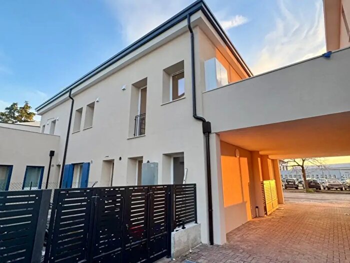 Appartamento trilocale in vendita in Via Borgofuro, Este