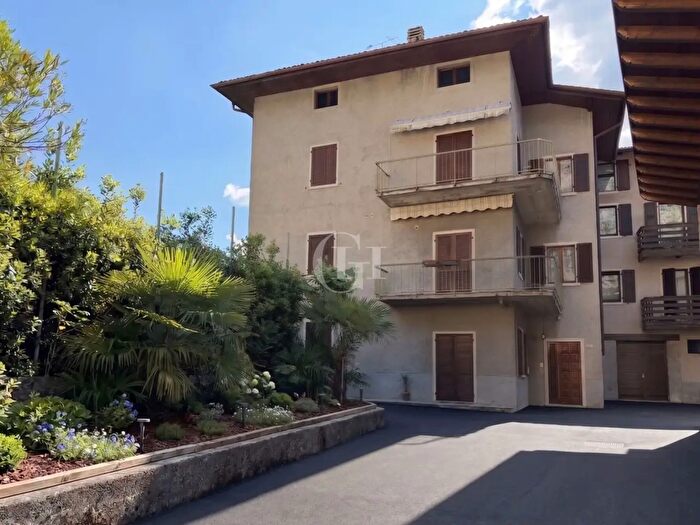 Casa con 14 locali in vendita in Via San Paolo, Dro