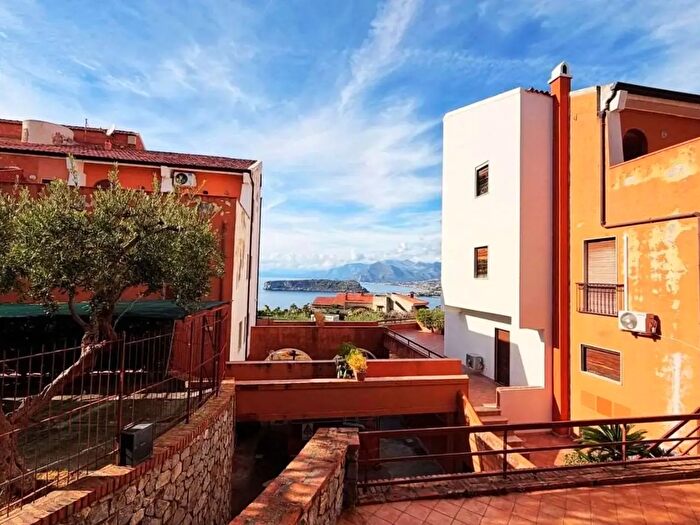 Appartamento con 6 locali in vendita in Contrada Gioffa, San Nicola Arcella