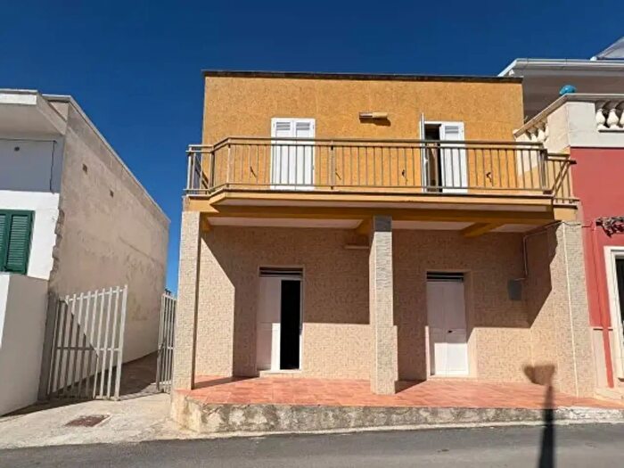 Appartamento quadrilocale in vendita in Via dello Scoglio, Torricella