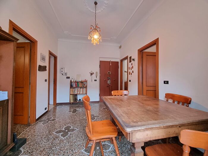 Appartamento con 7 locali in vendita in Via Piacenza, Genova