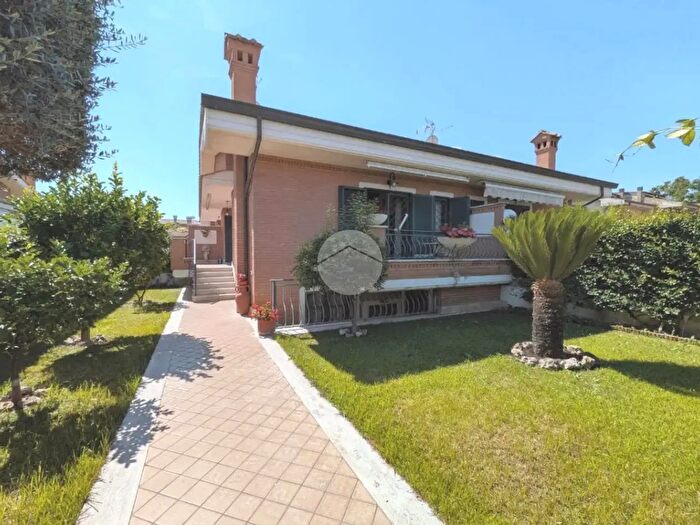 Casa trilocale in vendita in Via Icaro, Ciampino