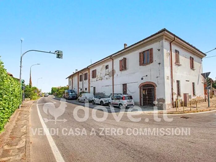 Casa con 6 locali in vendita in Via IV Novembre, Besate