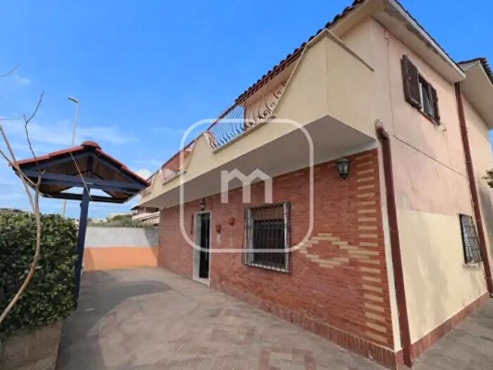 Casa con 6 locali in vendita in Via Agugliano, Roma