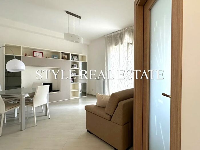 Appartamento trilocale in vendita in Via Isonzo, Siracusa