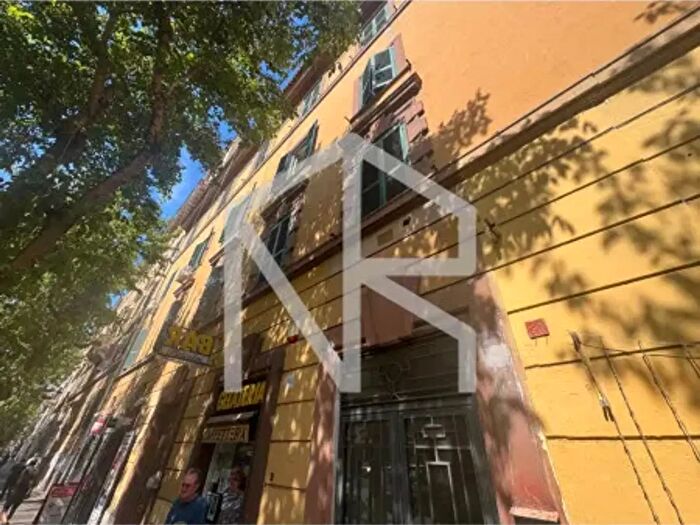 Appartamento trilocale in vendita in Via della Marranella, Roma