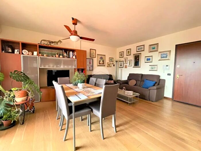 Appartamento trilocale in vendita in Via Luigi Pinelli, Treviso