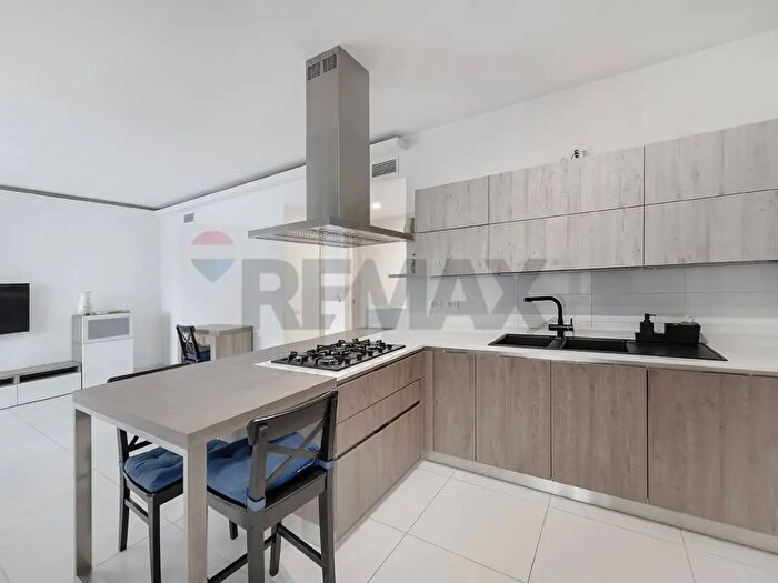 Appartamento quadrilocale in vendita in Via Savona, Sesto San Giovanni