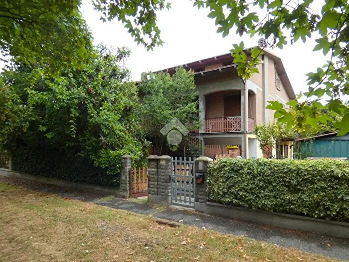 Casa con 5 locali in vendita in Via G Galilei, Cadelbosco Di Sopra
