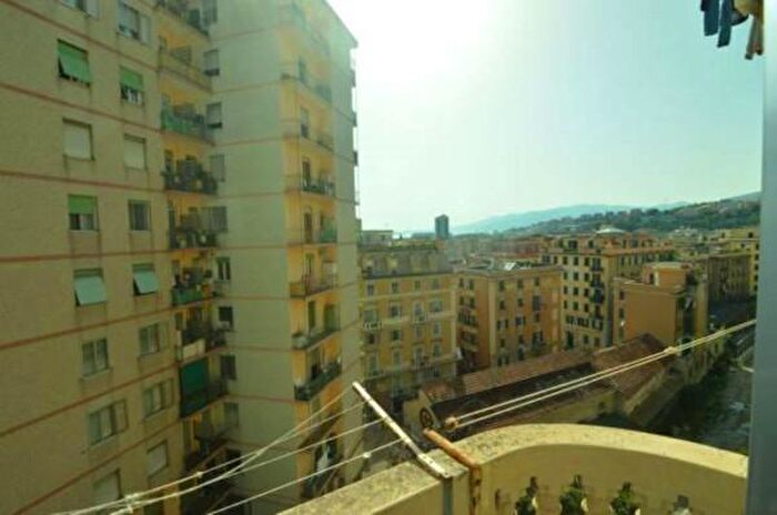 Appartamento con 5 locali in vendita in Via Gian Battista Monti, Genova