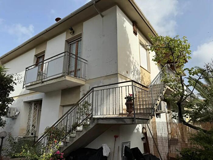 Appartamento con 6 locali in vendita in Cecina