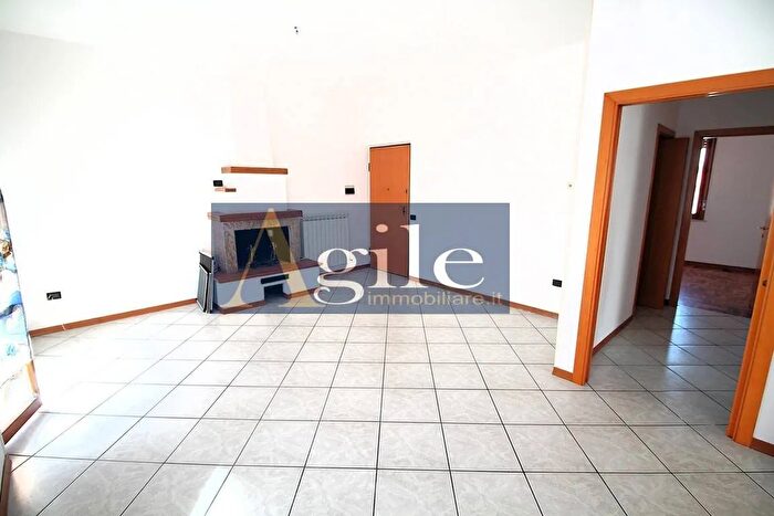 Appartamento quadrilocale in vendita in Via dei Peschi, Ascoli Piceno