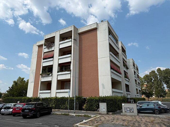 Appartamento trilocale in affitto in Via Luigi Gastinelli, Ponte di Nona, Roma