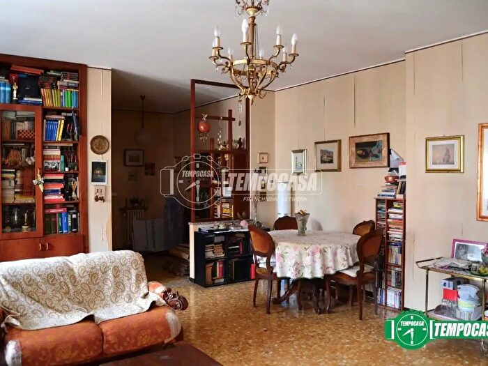 Appartamento trilocale in vendita in Via Bellingera, Busto Arsizio