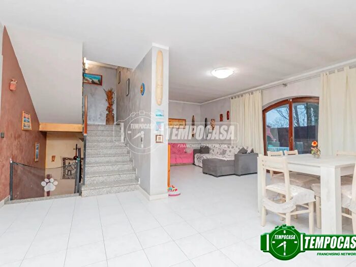 Casa quadrilocale in vendita in Via Giuseppe Garibaldi, Casarile