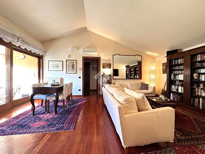 Appartamento trilocale in vendita in Via Saccardo, Treviso