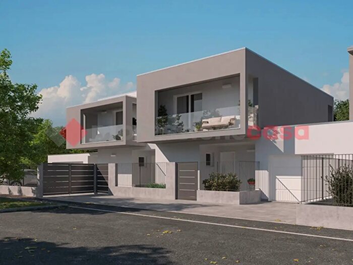 Casa quadrilocale in vendita in Via Inveruno, Busto Garolfo
