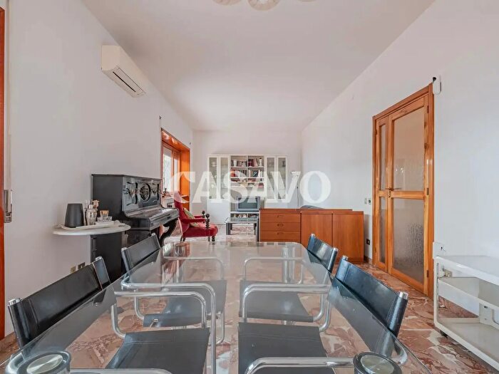 Appartamento quadrilocale in vendita in Via Deruta, Roma