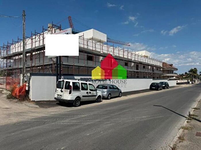 Appartamento trilocale in vendita in Via Staffetta, Giugliano In Campania