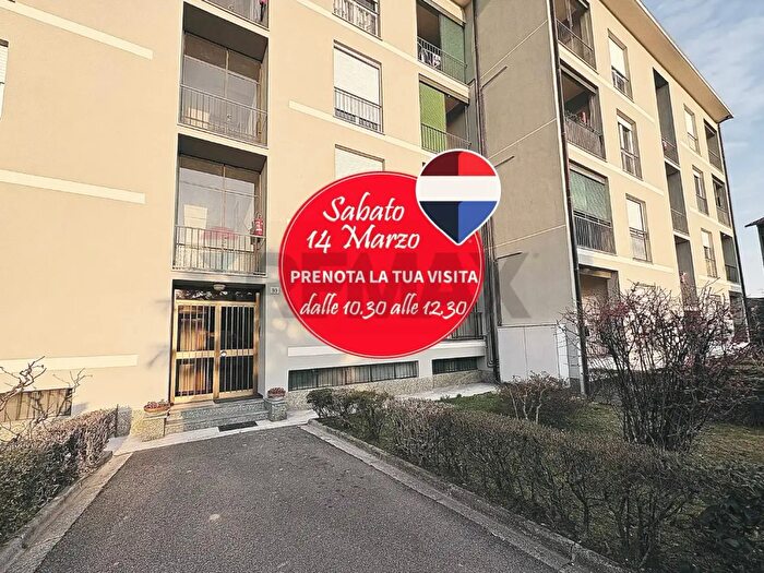 Appartamento trilocale in vendita in Via Oriani, Varese