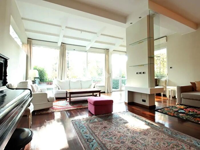 Casa con 7 locali in vendita in Strada Ottava, Peschiera Borromeo