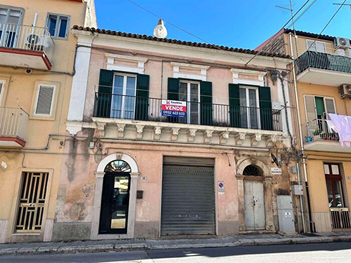 Casa quadrilocale in vendita in Via Duca dAosta, Ragusa