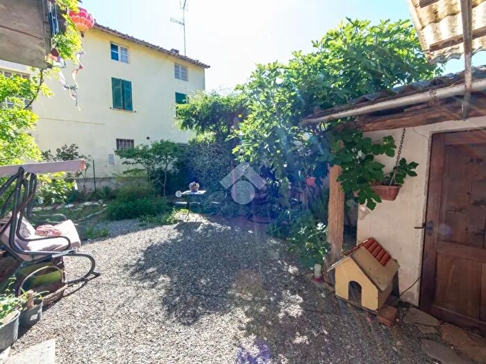 Casa con 6 locali in vendita in Via Po, Breme