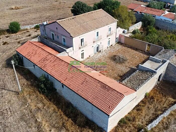 Casa con 10 locali in vendita in Sp, Ragusa
