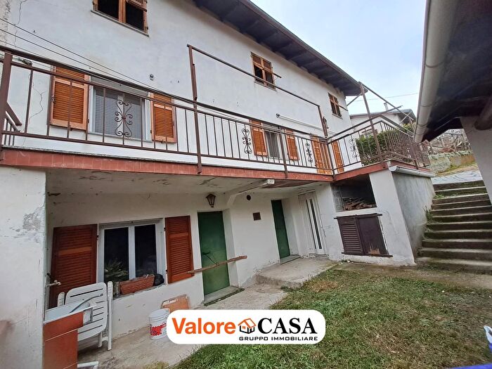 Casa con 5 locali in vendita in Ponzone