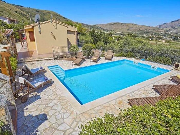 Casa con 5 locali in vendita in Strada Provinciale Fraginesi Costamante, Castellammare Del Golfo