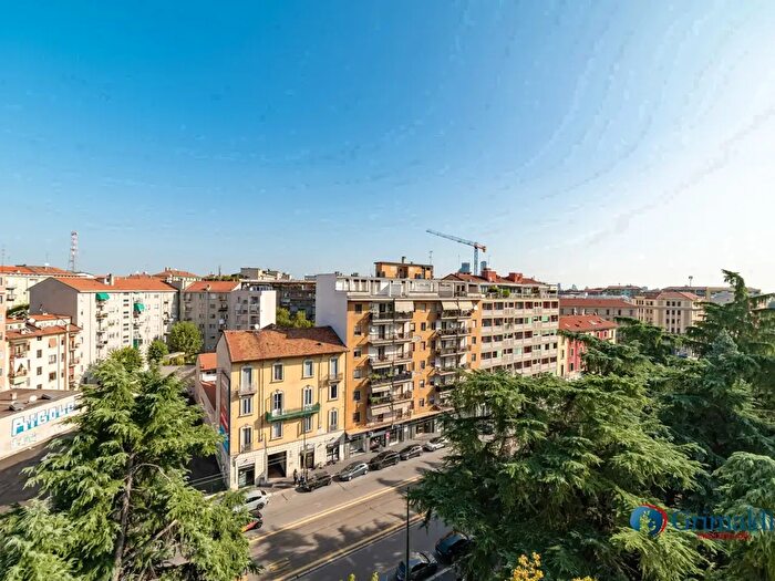Appartamento con 5 locali in vendita in Piazzale Siena, Milano