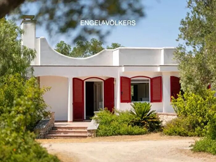 Casa con 6 locali in vendita in Via Settembre, Galatone