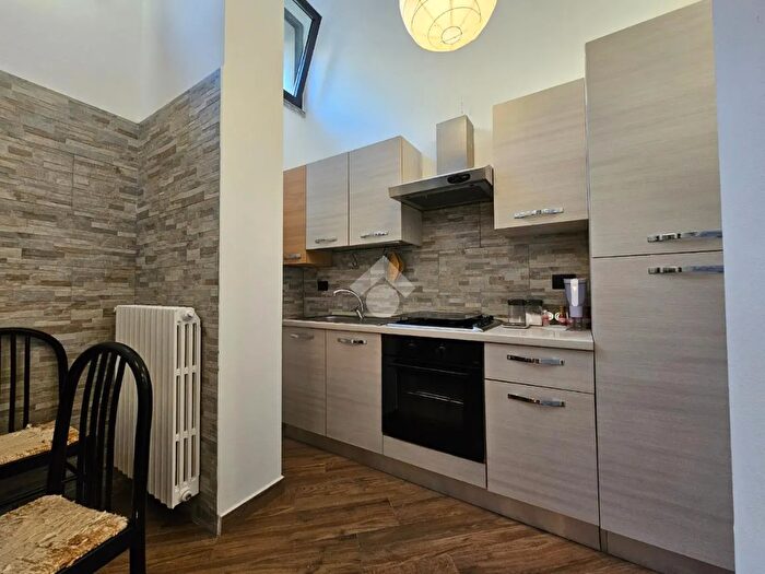 Appartamento bilocale in affitto in Via Paolo Santagostino, Milano