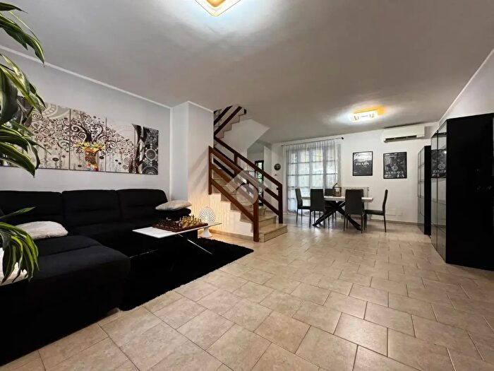 Casa monolocale in vendita in Via Giuseppe Verdi, Mediglia