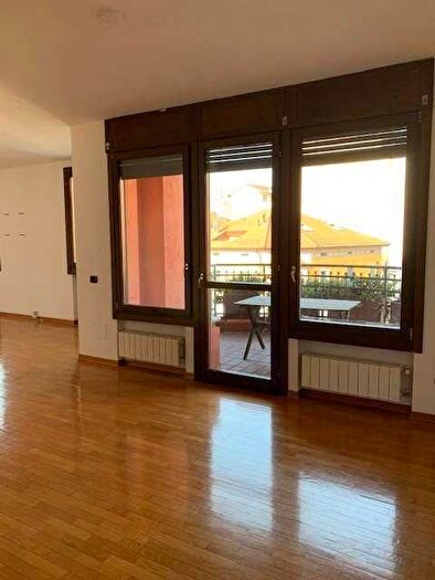 Appartamento trilocale in affitto in VIA BROGGI, Centro, Varese